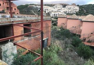 Apartament a La Alcaidesa. Piso en sea golf dentro de edificio en construcción no habitable