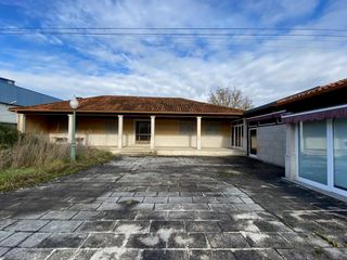 Chalet in Avenida de madrid 9. Unifamiliar en venta en xinzo de limia