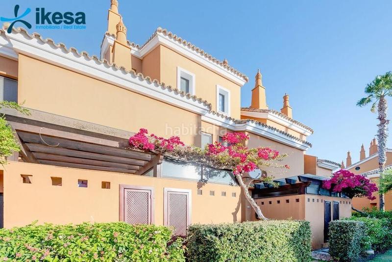 Foto 0f24c16d-a0bc-48fe-94d1-1692bbd99fad. Duplex con parcheggio piscina in Islantilla golf Islantilla