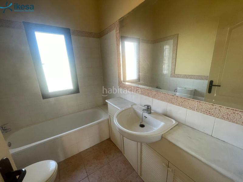 Foto 3cb56340-88da-435d-b2d9-1d511a74dc7c. Duplex con parcheggio piscina in Islantilla golf Islantilla