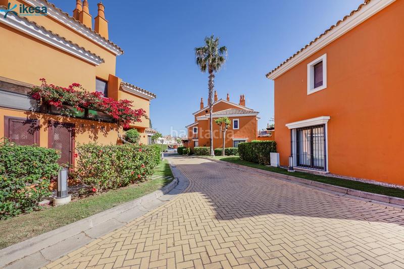 Foto 4fdea785-ed49-4e23-a991-c57a759683d5. Duplex con parcheggio piscina in Islantilla golf Islantilla