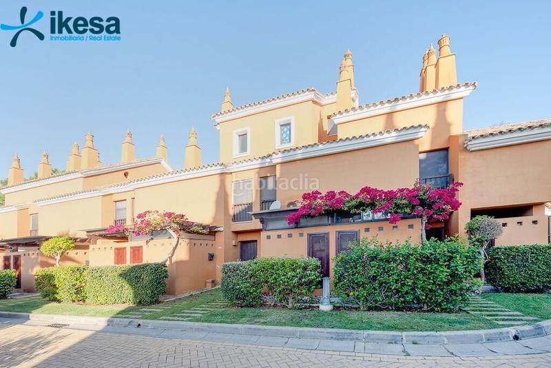 Foto 7400685f-14a4-4ed1-8fba-ca072303a549. Duplex con parcheggio piscina in Islantilla golf Islantilla