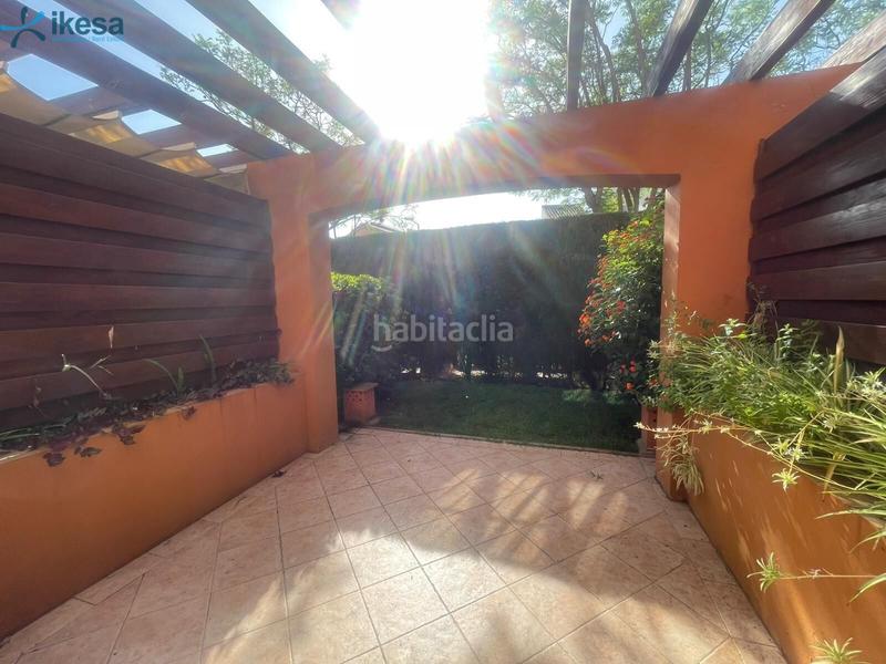 Foto 8ef24c7f-4bdc-4fc2-bfa1-83946a4371b9. Duplex con parcheggio piscina in Islantilla golf Islantilla