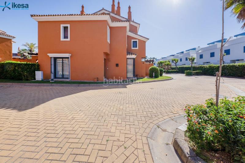 Foto c231adf1-bf24-49ea-b995-c00d255528d2. Duplex con parcheggio piscina in Islantilla golf Islantilla