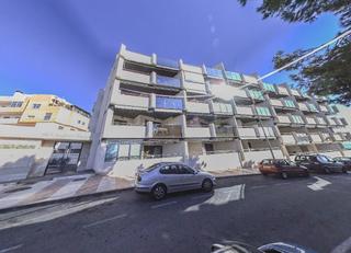 Aparcament cotxe a Aguadulce Sur. Venta de garaje sin posesión en roquetas de mar almería
