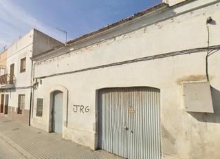 Casa a Centro. Terreno en venta con construcción  avenida de rota, chipiona cád