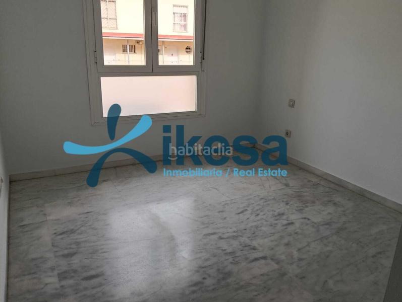 Foto 76ad96e3-acd1-4df9-9e9f-ae8880d55a58. Flat in Urbadiez - Entrepuentes Sevilla