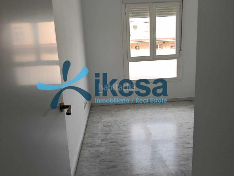 Foto fbe5e319-b49c-4c19-9081-1a9d7c99166f. Flat in Urbadiez - Entrepuentes Sevilla