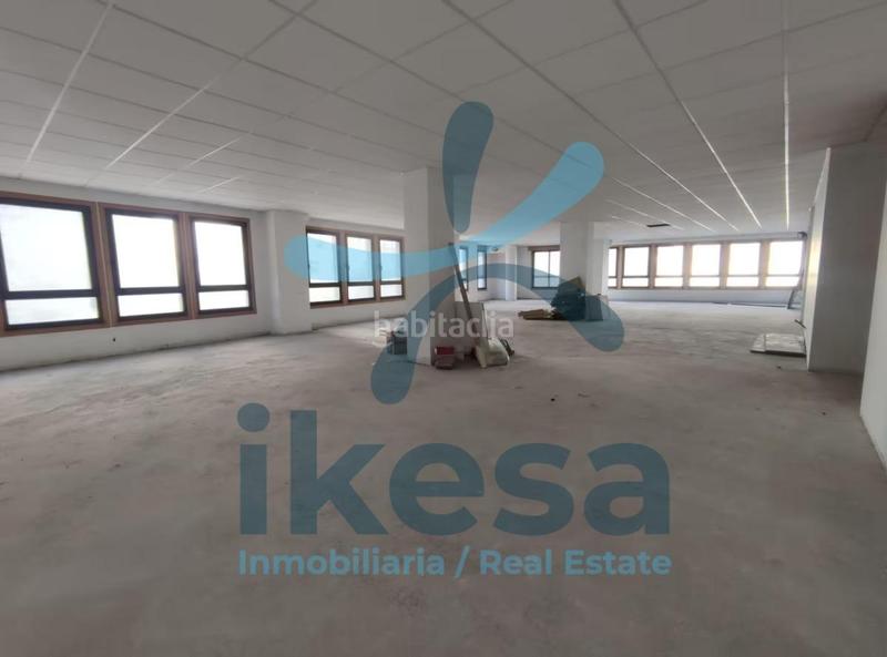 Foto 51c9ecd2-95bb-42be-a919-2757e76450f5. Lloguer oficina a Fátima Vigo