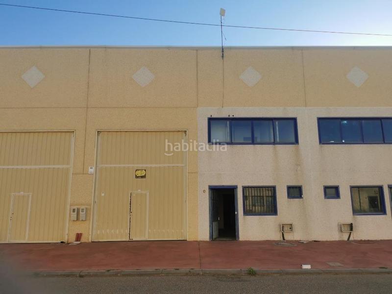Foto baf2d4a5-8ac0-4505-a996-e99464bd7864. Bâtiment à usage industriel dans Burguillos