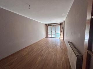 Etagenwohnung  Calle rosalía de castro. Piso de 3 habitaciones en poio