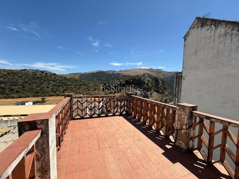Foto e79126ea-5150-4ebb-b081-84521922c425. Casa adosada encantador adosado con vistas y excelente ubicación en Benaoján