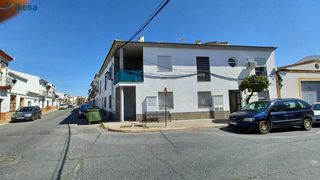 Gebäude in Bollullos Par del Condado. Venta de edificio de viviendas y local en construcción en bollul