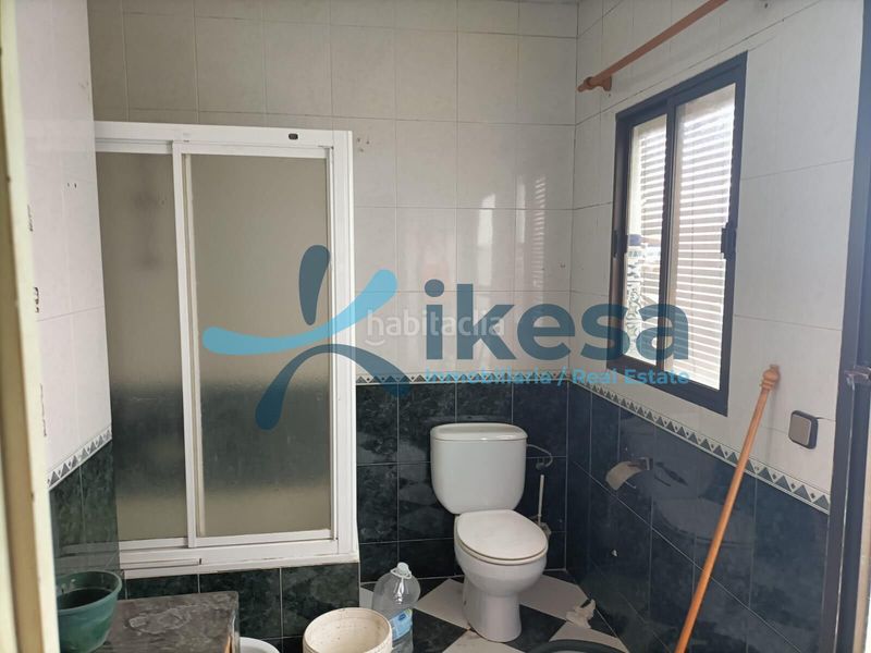 Foto dfec0d25-59ab-46fb-9c97-6e7aaa5cc4a4. Casa adossada a Baena