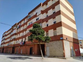 Pis a Mondejar-Junquillos. Piso 3 habitaciones la linea