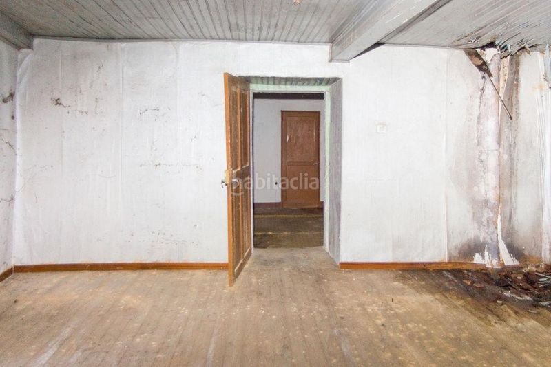 Foto 2f0a74db-093c-417d-85d0-bcc9e5d22724. Casa en lugar tellado 48 chalet independiente en venta, lg tellado, castrelo de miño, ourense. para reformar en Ramirás