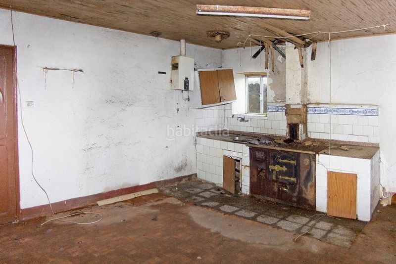 Foto 582eaa02-af8b-40eb-b4d7-4874d6883f03. Casa en lugar tellado 48 chalet independiente en venta, lg tellado, castrelo de miño, ourense. para reformar en Ramirás