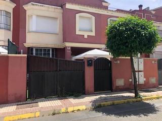 Casa adossada a Bollullos de la Mitación