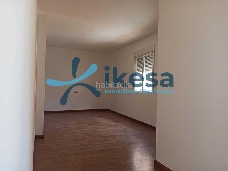 Foto 3449fe98-cf65-46a2-8fa3-fa7df57683d8. Piso venta de piso jaén en Mancha Real