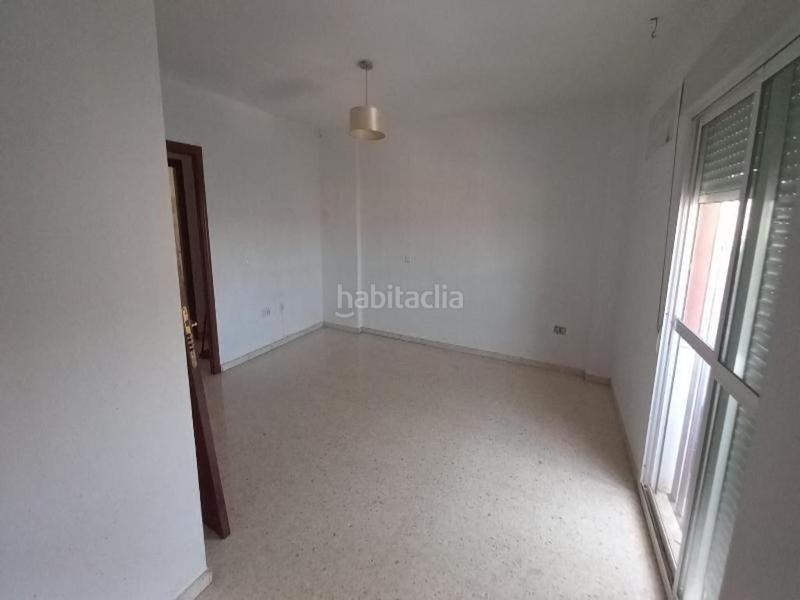 Foto f9d2c79d-59ec-4779-adfe-e1117e71f1a9. Planta baixa amb aparcament a Aljamar Tomares