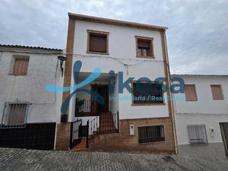 Casa adosada en Íllora. Venta de casa adosada en íllora granada