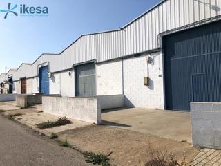 Bâtiment à usage industriel à Nuevo Parque - Los Rosales - Tráfico Pesado. Venta de nave industrial  en huelva.