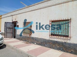 Maison à Carretera Mojonera - Cortijos de Marín. Venta de casa en roquetas de mar almería