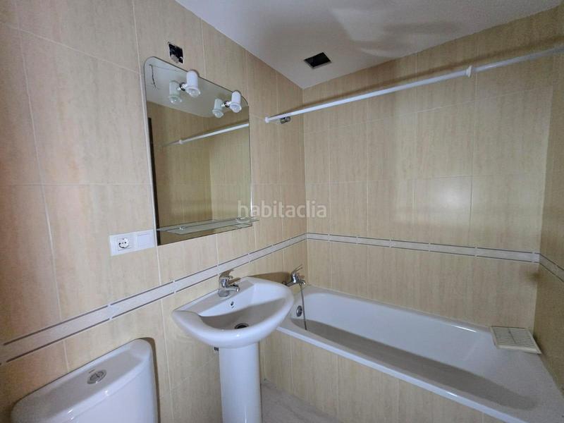 Foto 4017944d-2a7d-48a8-aed4-c48829f9b37f. Piso en fontefría 10 en Boiro