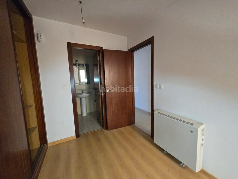 Foto af8dce25-6bbb-409d-9735-313fb36f39cf. Piso en fontefría 10 en Boiro