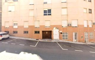 Aparcament cotxe a Macael
