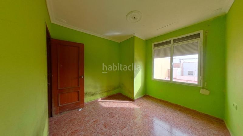 Foto b6c94c84-da8d-4538-9d58-3a42cf92e049. Piso amplio piso en bajadilla, una oportunidad única! en Algeciras