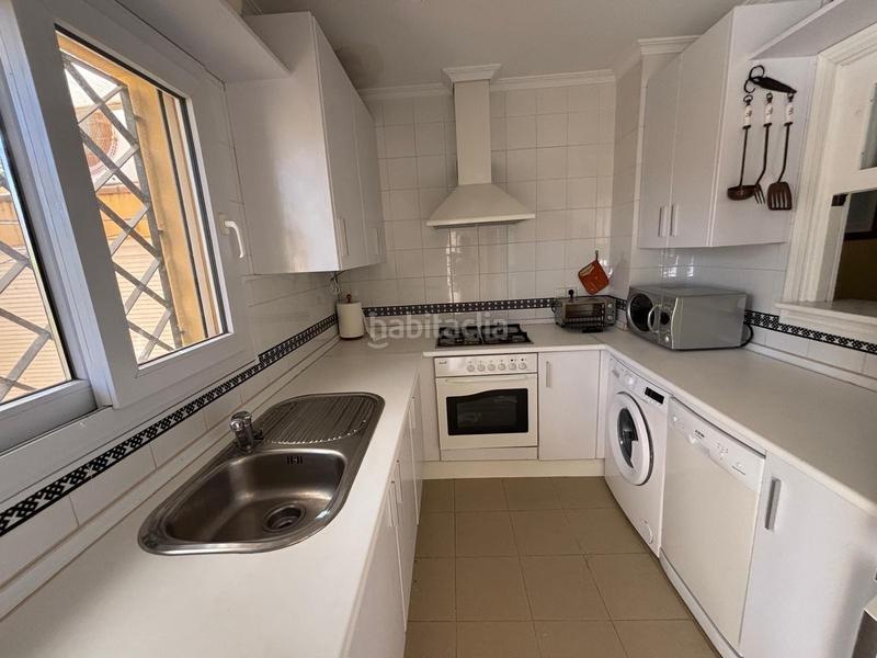 Foto 7f0bdda4-d49c-4c72-bbb2-4dc6baf33c53. Casa adossada amb piscina a Novo Sancti Petri Chiclana de la Frontera