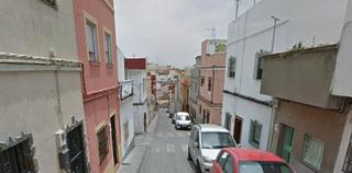 Casa adossada a Bajadilla - Fuente Nueva. Vivienda con ocupas.