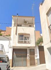 Maison jumelée à Quesada. Venta de casa adosada en quesada jaén