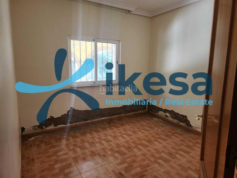 Foto 218a5da9-3535-4d39-b221-2bce36f524a5. Chalet en La Estación Badajoz