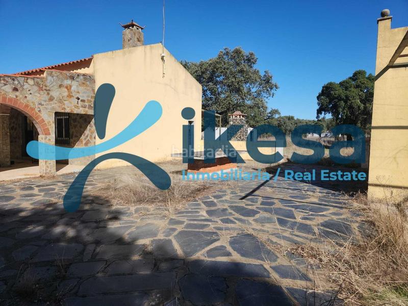 Foto 21ca7ae6-8fc0-4987-991b-34c61c5f0b9b. Chalet en La Estación Badajoz