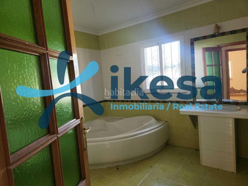 Foto 4a64ff8c-577a-42a8-ae4a-b7de83a61140. Chalet en La Estación Badajoz