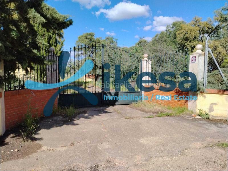 Foto a59b71ba-48d0-4f86-be3a-d768a7687e30. Chalet en La Estación Badajoz