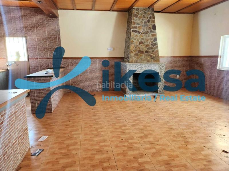 Foto d421a2d7-89cf-4683-9ebc-30734df91905. Chalet en La Estación Badajoz