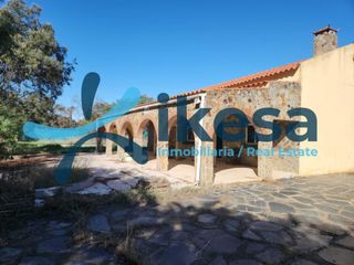 Chalet à La Estación. Finca rústica de 1 hectárea con vivienda en dehesa de bótoa, bad