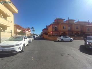 Casa adossada a Lepe. Venta de casa unifamiliar adosada en lepe. activo inmobiliario s