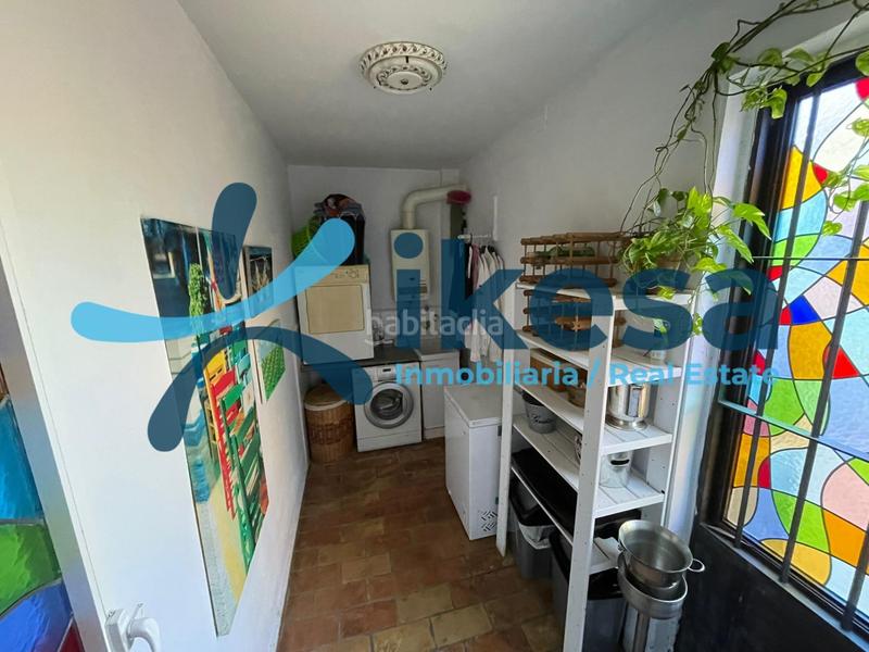 Foto 06a6a0b1-f112-4ec0-bc90-ac87a06b5a7b. Casa amb aparcament piscina a Valencina de la Concepción