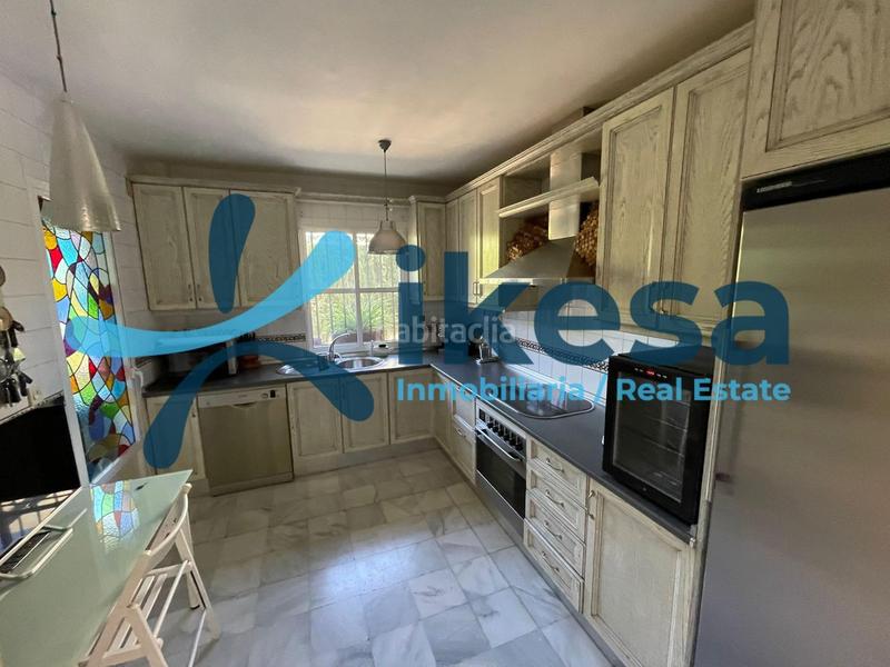 Foto 703b1540-70ce-4c56-bc42-69c762057bb1. Casa amb aparcament piscina a Valencina de la Concepción