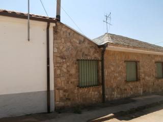 Maison jumelée à Villamejil. Venta de adosado a reformar en villamejil, león