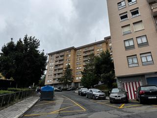 Appartement à Ortuella. Amplio piso con ascensor en urbanización privada,  en venta en o