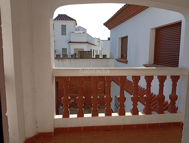 Foto 015499b0-d5e3-47bd-a42d-f42a26fbce7e. Casa adosada unifamiliar adosado en la línea de la concepción en Línea de la Concepción (La)