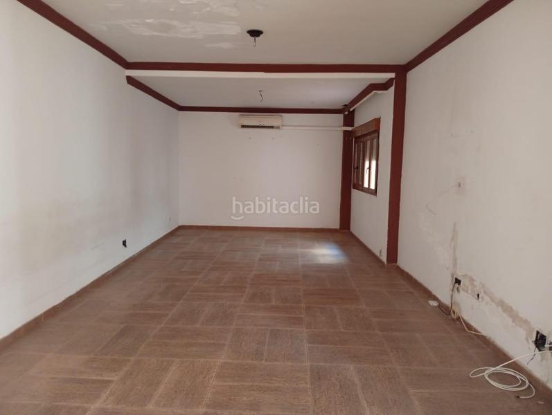 Foto 31e0b38d-63db-4822-a506-9927f50cebf5. Casa adosada unifamiliar adosado en la línea de la concepción en Línea de la Concepción (La)
