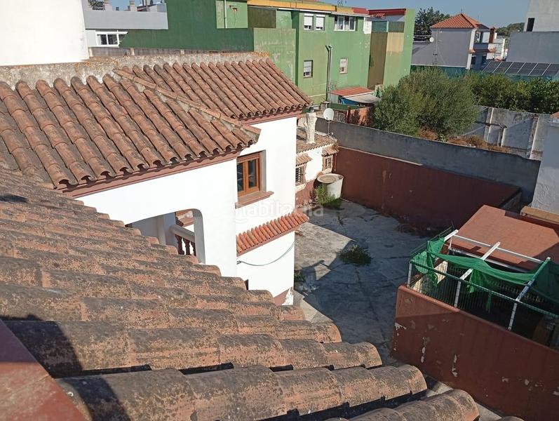 Foto 40a892f5-95b8-4096-a56f-ba50e649488e. Casa adosada unifamiliar adosado en la línea de la concepción en Línea de la Concepción (La)