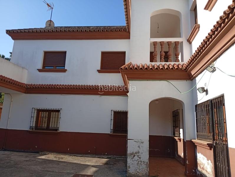 Foto 4a754bb8-79f3-4dc6-8605-0a3e622160a3. Casa adosada unifamiliar adosado en la línea de la concepción en Línea de la Concepción (La)