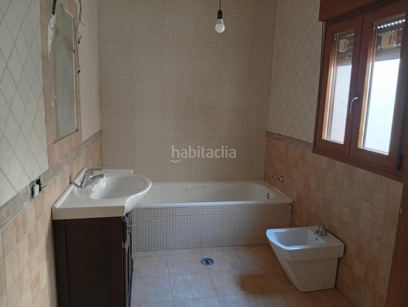 Foto 76adf944-de58-43d4-973b-bbfc57fb36ca. Casa adosada unifamiliar adosado en la línea de la concepción en Línea de la Concepción (La)